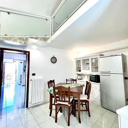 Torrione Apartment โจวีนัซโซ ภายนอก รูปภาพ