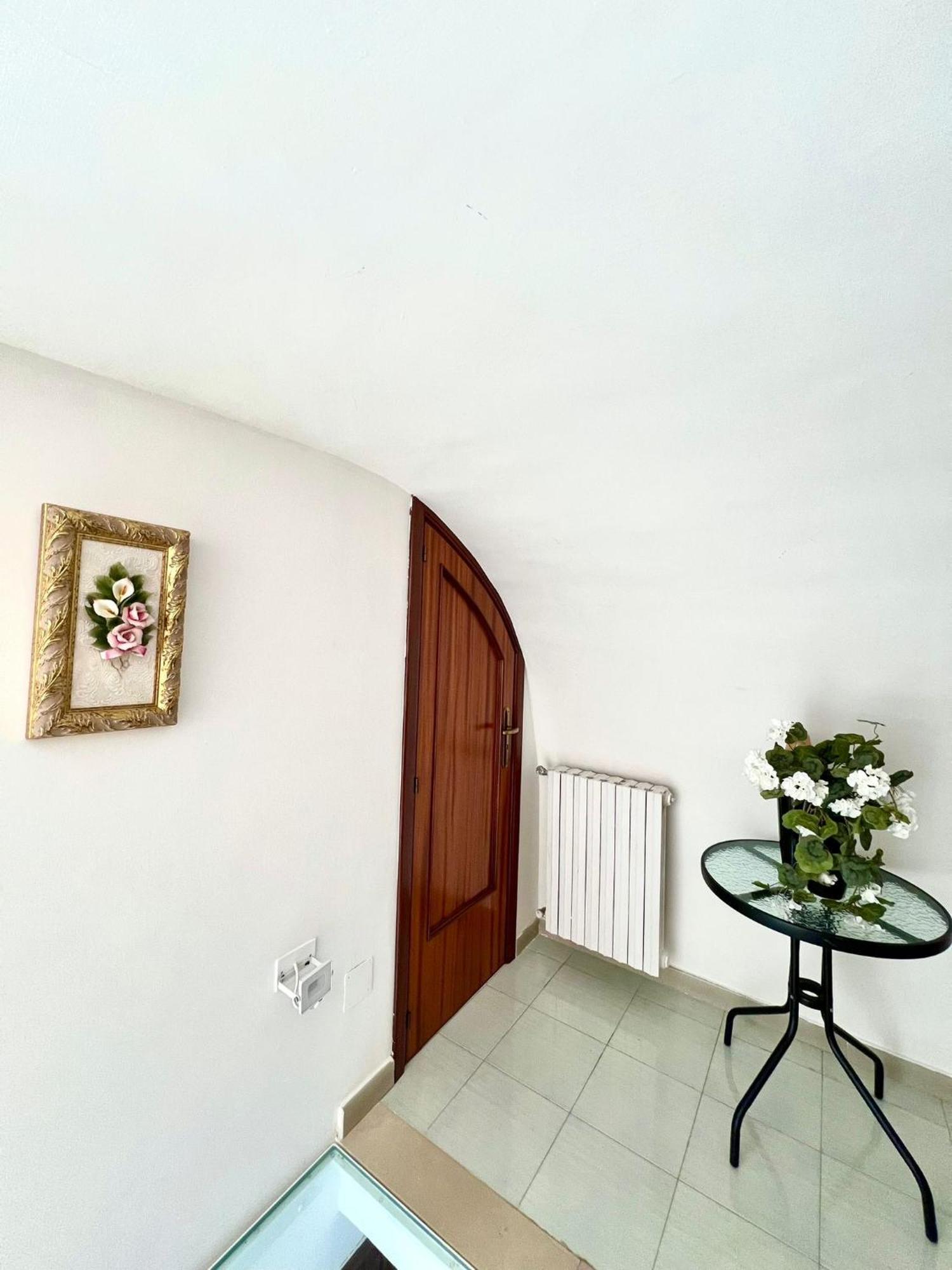 Torrione Apartment โจวีนัซโซ ภายนอก รูปภาพ