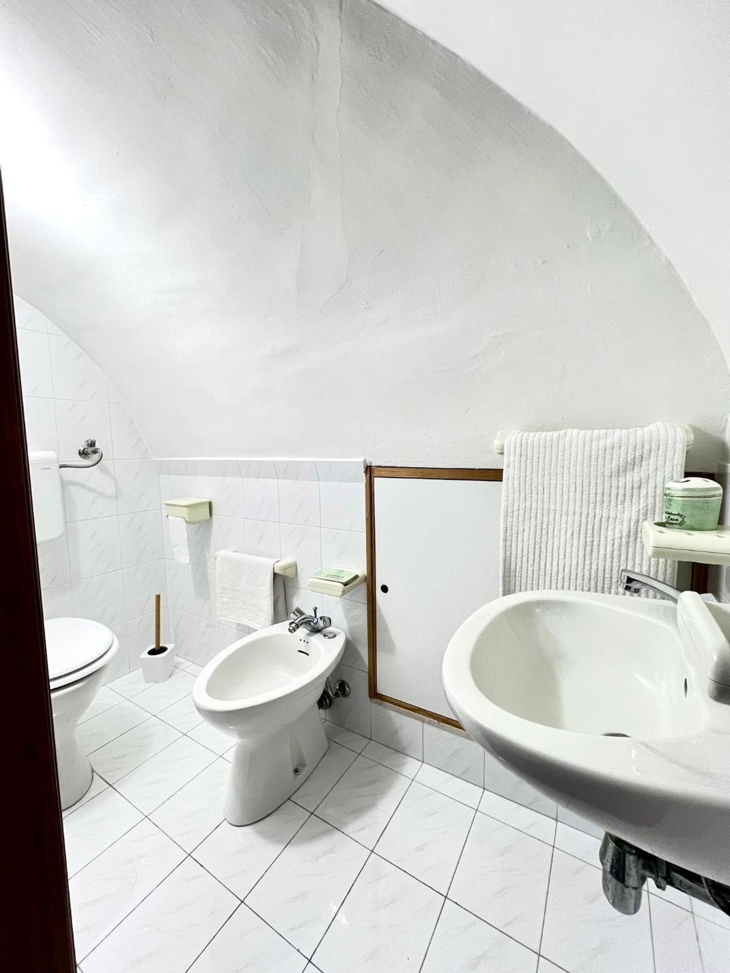 Torrione Apartment โจวีนัซโซ ภายนอก รูปภาพ