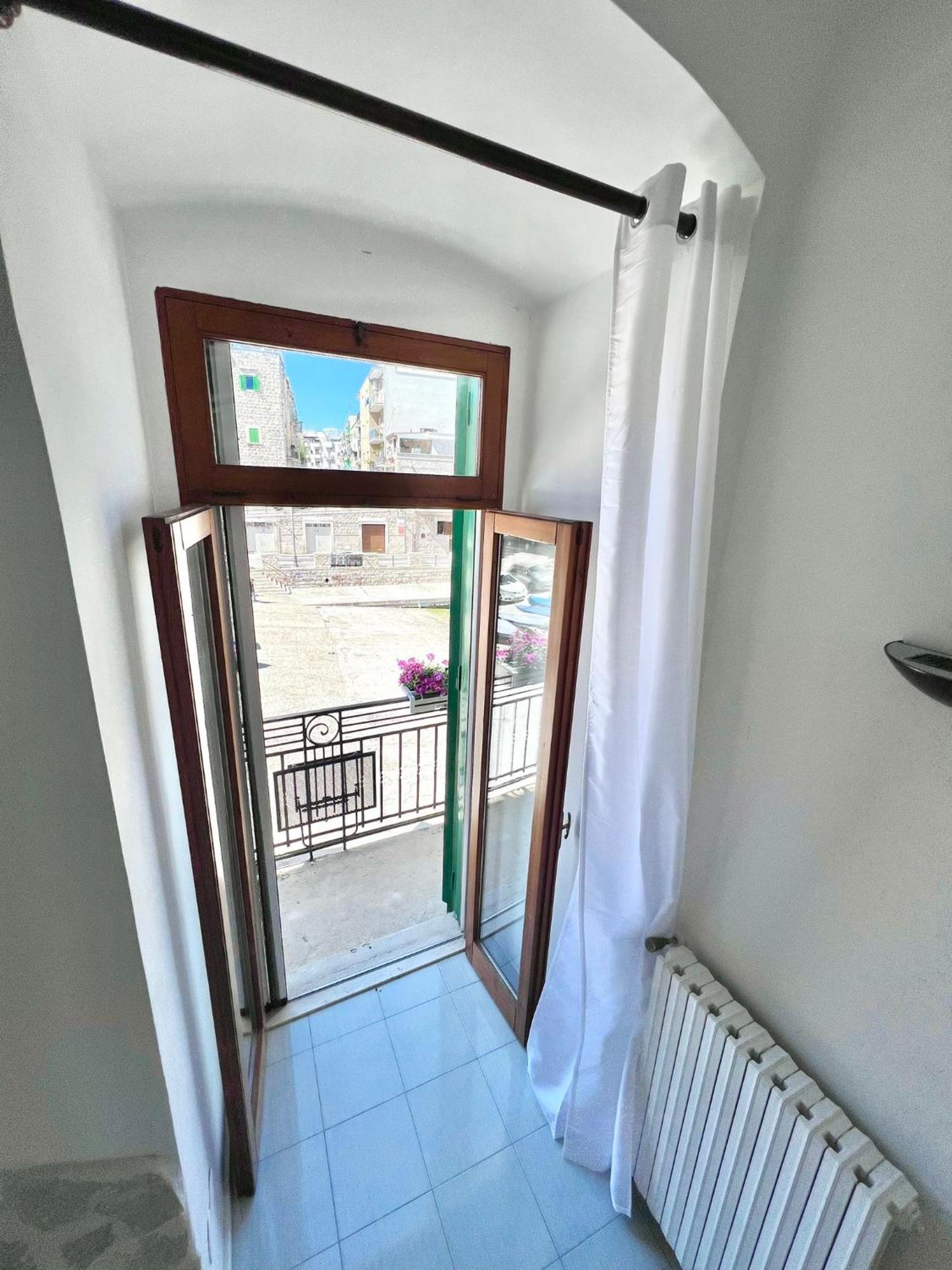 Torrione Apartment โจวีนัซโซ ภายนอก รูปภาพ