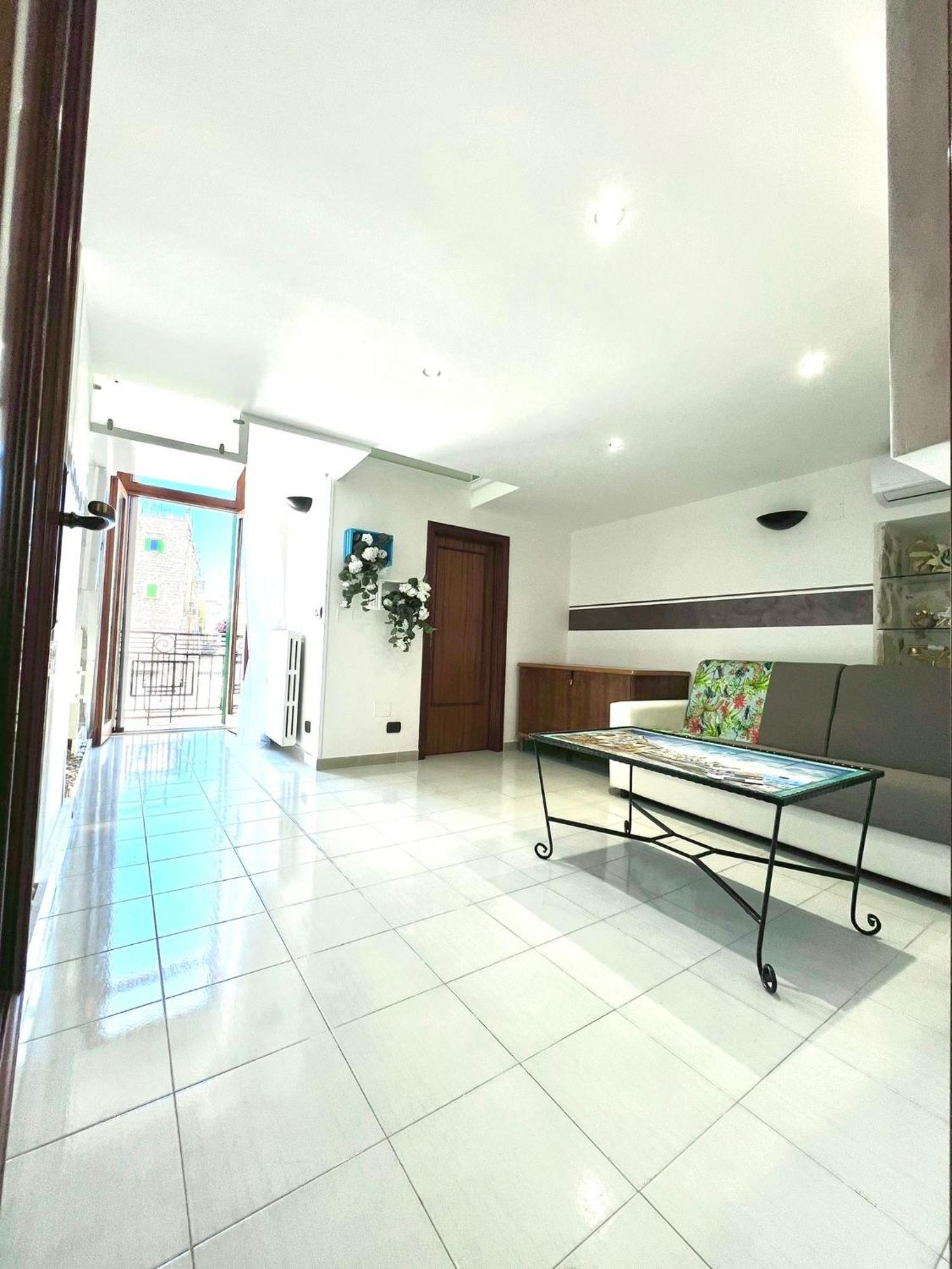 Torrione Apartment โจวีนัซโซ ภายนอก รูปภาพ